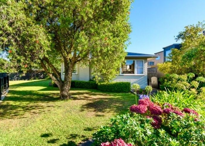  at 2A Lowestoft Place, West End, Palmerston North, Manawatu / Whanganui