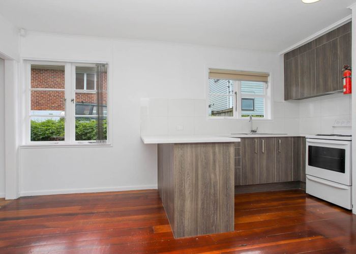  at 21 Lynwood Road, New Lynn, Waitakere City, Auckland