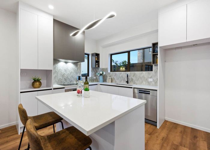  at 5/81 Vodanovich Road, Te Atatu South, Waitakere City, Auckland