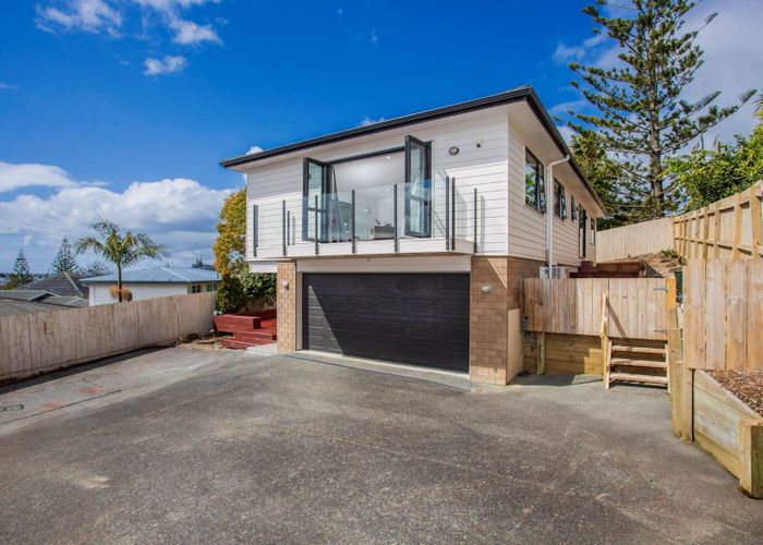  at 11B Hogans Road, Glenfield, North Shore City, Auckland