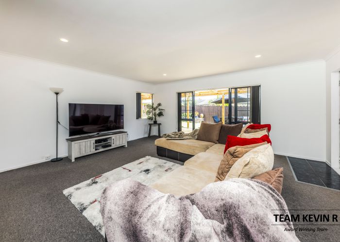  at 10 Royalpark Place, Favona, Auckland
