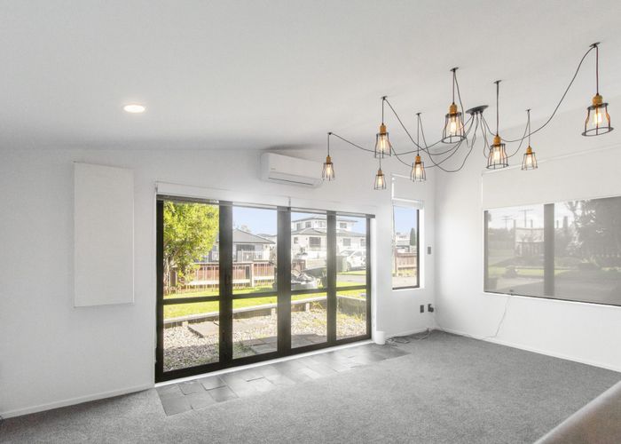  at 42 Wedgwood Avenue, Mangere East, Auckland