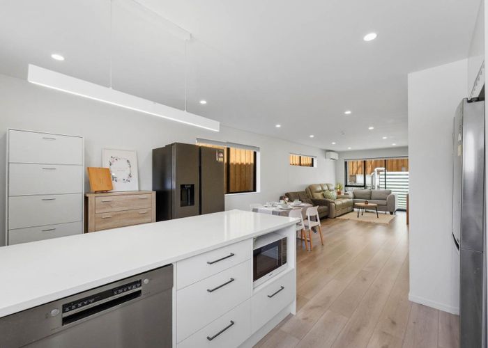  at 7/67 Royal View Road, Te Atatu South, Waitakere City, Auckland