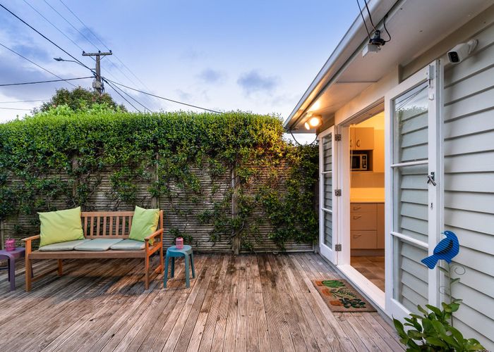  at 21 Tane Street, New Lynn, Waitakere City, Auckland