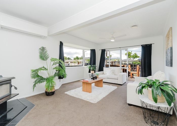  at 21 Jeanette Street, Glenview, Hamilton