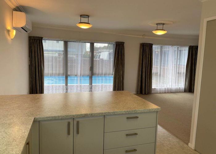  at 6 Gigi Place, Conifer Grove, Takanini