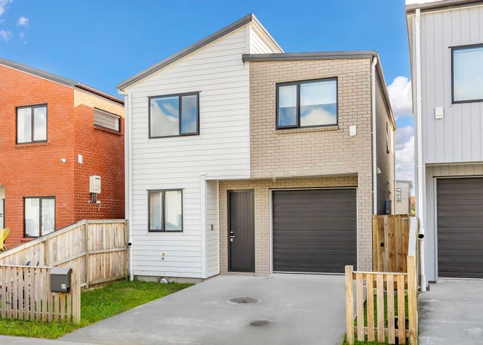  at 27 Coast Garden Drive, Hobsonville, Waitakere City, Auckland