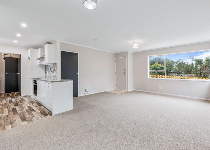  at 2/94 Kaurilands Road, Titirangi, Auckland