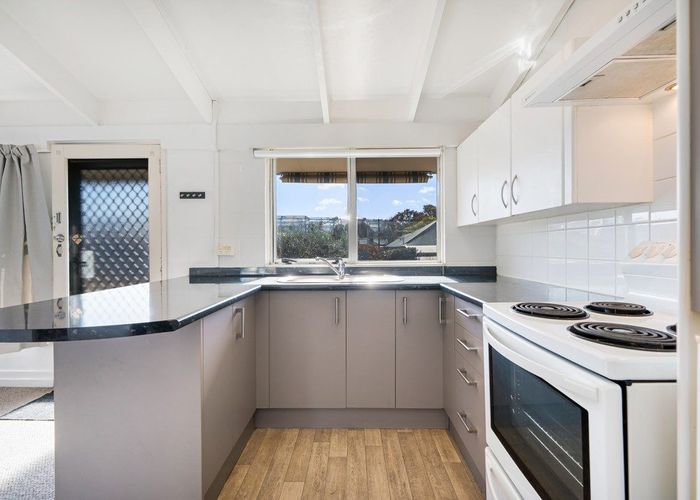  at 9/65 Burnley Terrace, Sandringham, Auckland