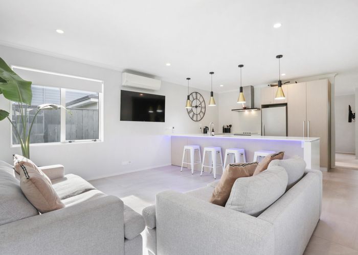  at 16 Samuel Cassidy Avenue, Swanson, Auckland