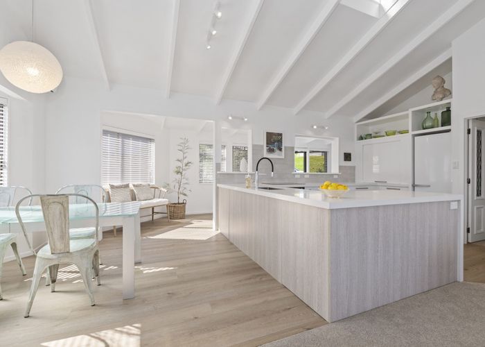 For sale 19 Zita Avenue, Matakatia Bay, Rodney, Auckland homes.co.nz