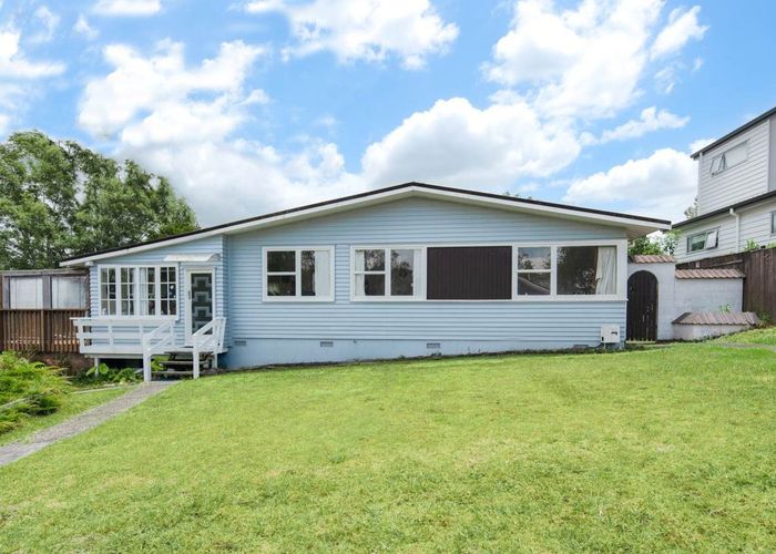  at 3 Pavola Grove, Glenfield, Auckland