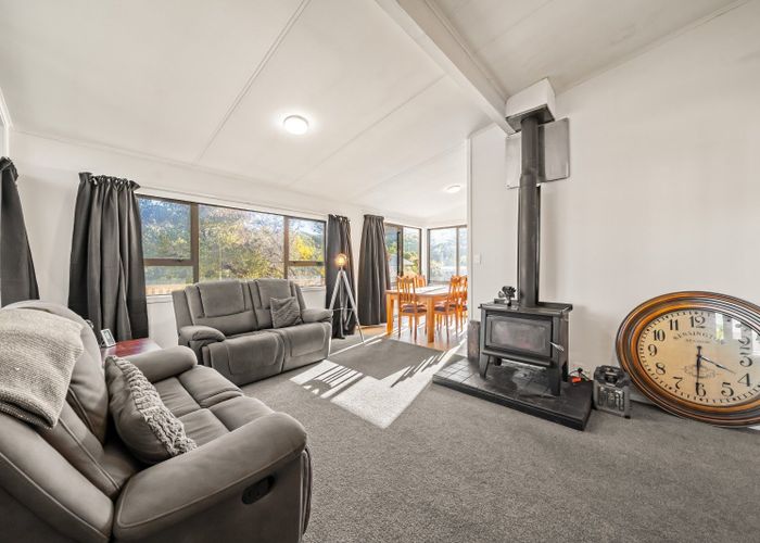  at 6 Longfellow Street, Trentham, Upper Hutt, Wellington