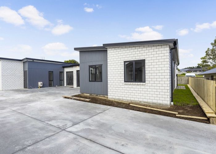  at 2/225 Baverstock Road, Grandview Heights, Hamilton