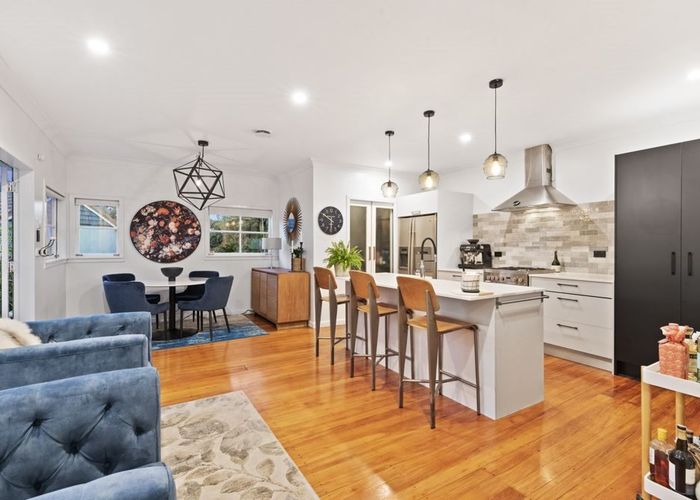  at 24 Chatham Avenue, Paremoremo, Auckland