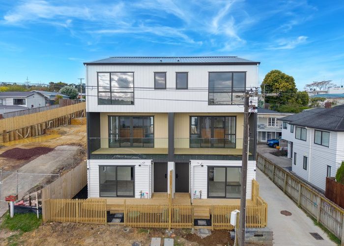  at 1-7/17 Sunnyfield Crescent, Glenfield, North Shore City, Auckland