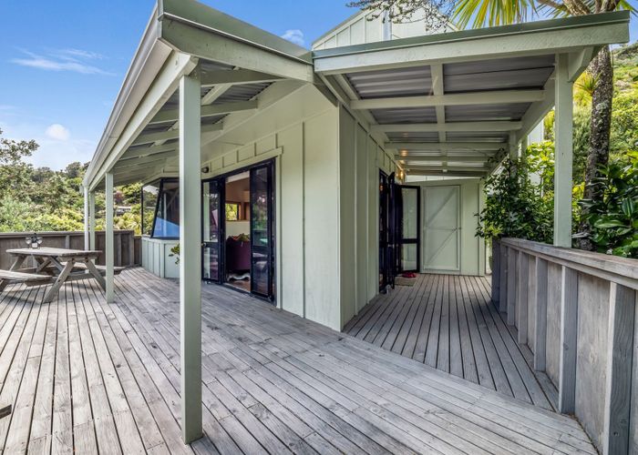  at 117 Seaview Road, Piha, Waitakere City, Auckland