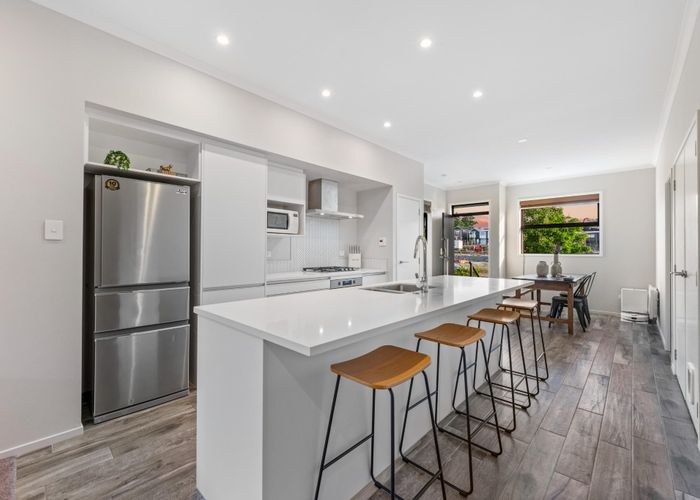  at 4 Kapia Road, Westgate, Waitakere City, Auckland