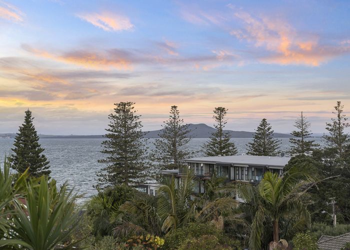  at 1/17 Oban Road, Browns Bay, Auckland