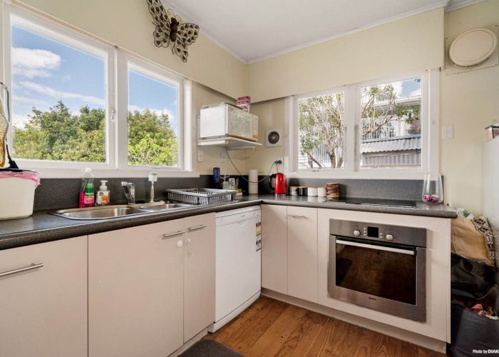  at 46 Lingfield Street, Glenfield, North Shore City, Auckland