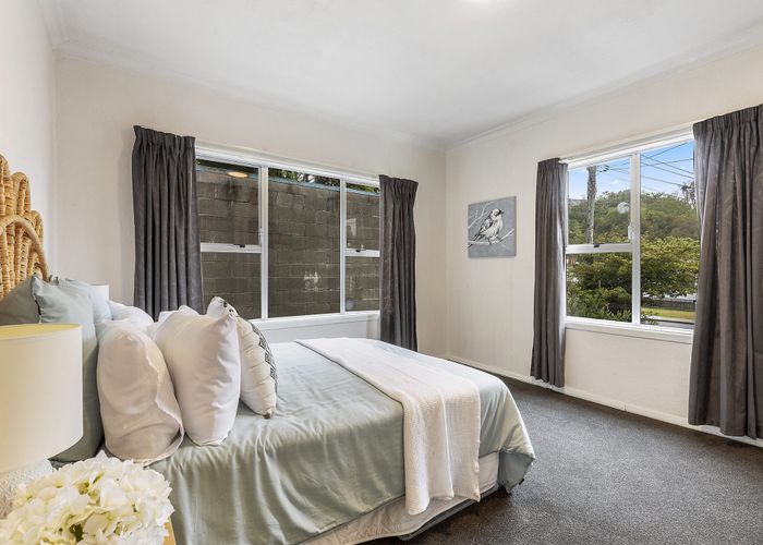 at 15 Victory Crescent, Tawa, Wellington