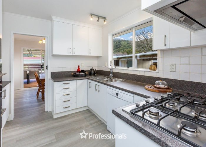  at 5 Camden Road, Totara Park, Upper Hutt, Wellington