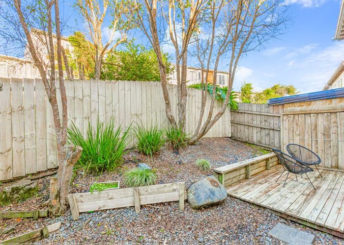  at 32 Albionvale Road, Glen Eden, Auckland