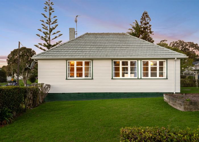  at 13 Philomel Crescent, Bayswater, Auckland
