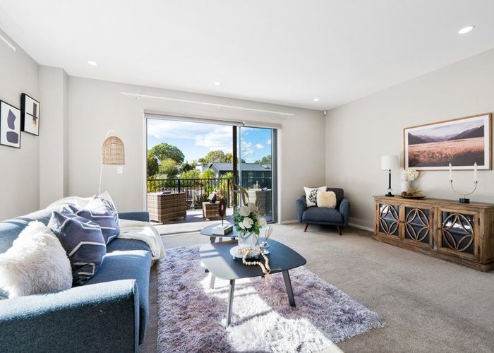  at 11/31 Verbena Road, Birkdale, Auckland