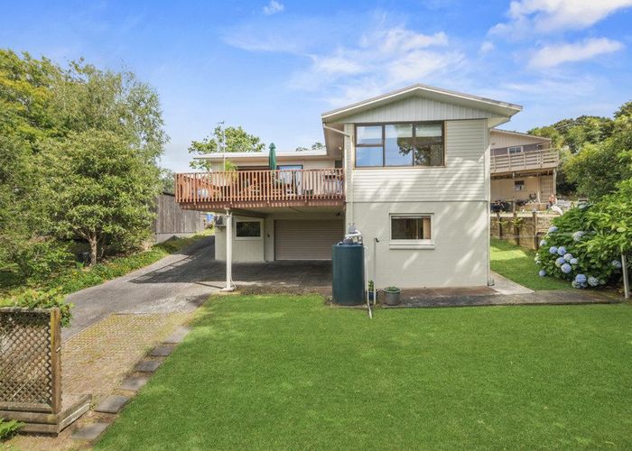  at 8 Kauri Road, Birkenhead, Auckland