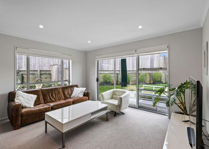  at 30 William Wallbank Crescent, Swanson, Auckland