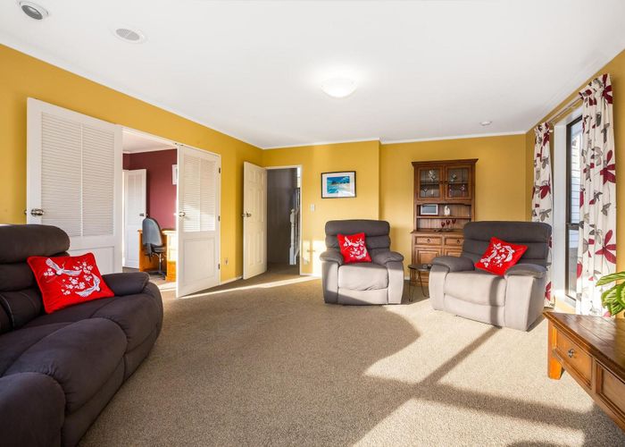  at 8 Eclipse Lane, Whitby, Porirua