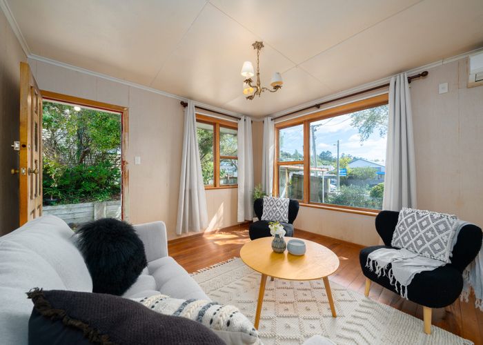  at 6 Young Grove, Stokes Valley, Lower Hutt, Wellington