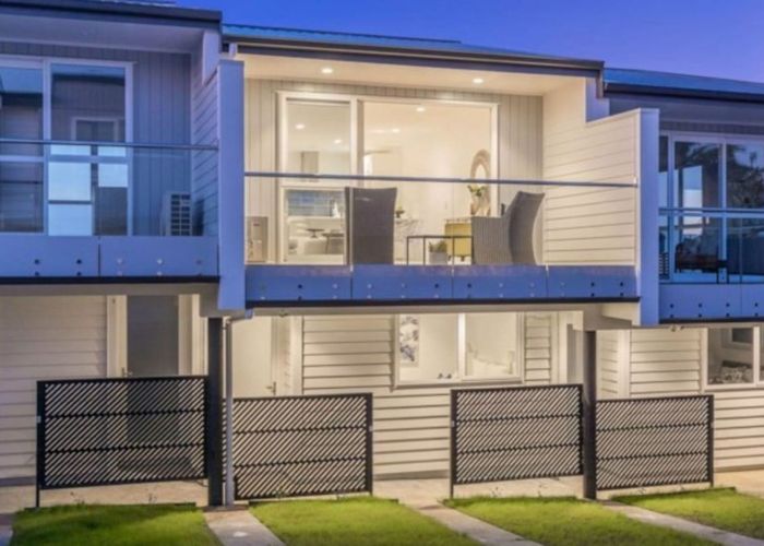  at 8/70A Barrack Road, Mount Wellington, Auckland