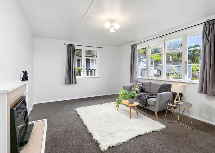  at 20 Greer Crescent, Tawa, Wellington