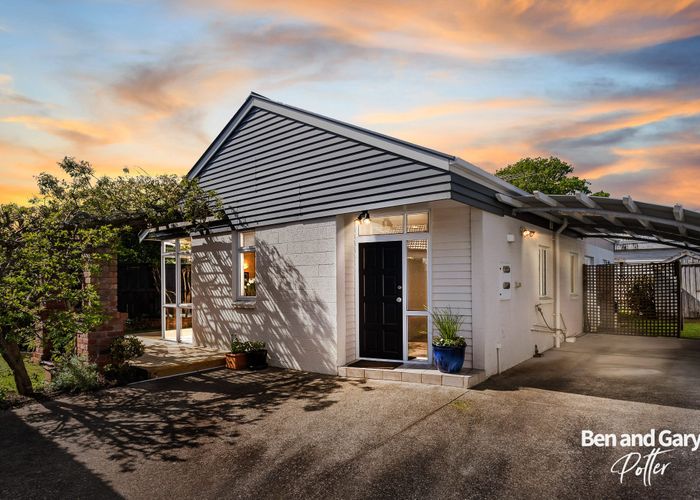  at 2/118 Victoria Road, Devonport, Auckland