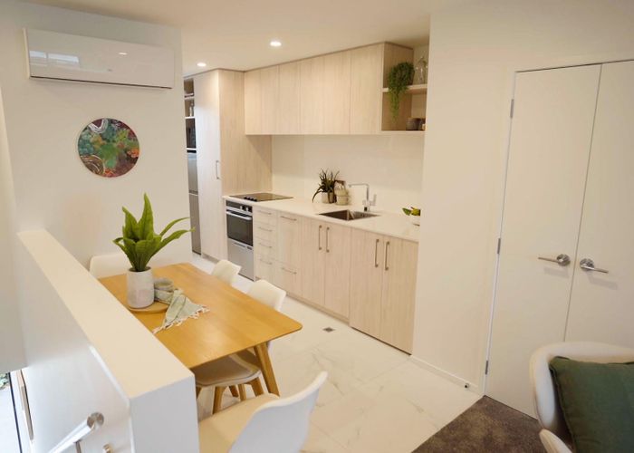  at 2B/87 Taikata Rd, Te Atatu Peninsula, Waitakere City, Auckland