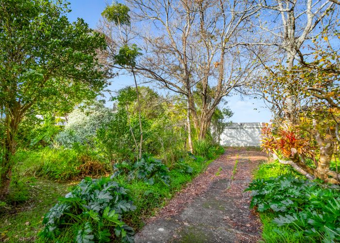  at 12 Gordon Avenue, Milford, Auckland