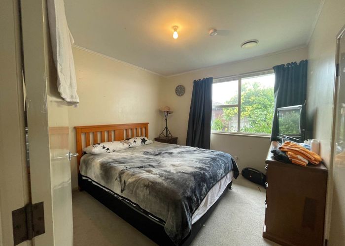  at 4 Orton Street, Glenfield, North Shore City, Auckland
