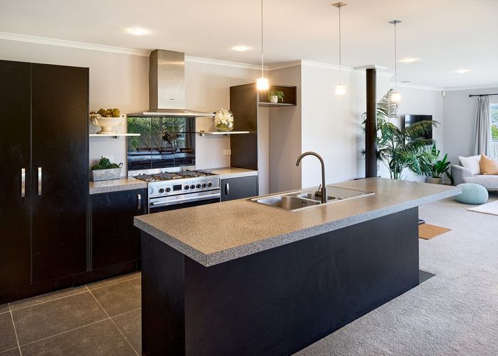  at 29 Paparoa Crescent, Aotea, Porirua, Wellington