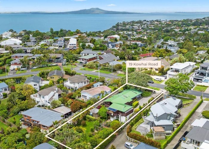  at 19 Kowhai Road, Mairangi Bay, Auckland