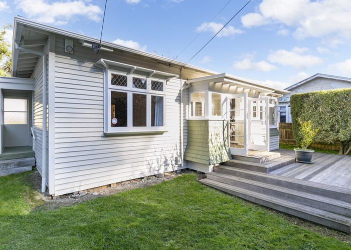  at 27 Ranelagh Street, Karori, Wellington