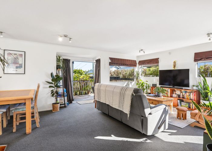  at 686 Te Atatu Road, Te Atatu Peninsula, Waitakere City, Auckland