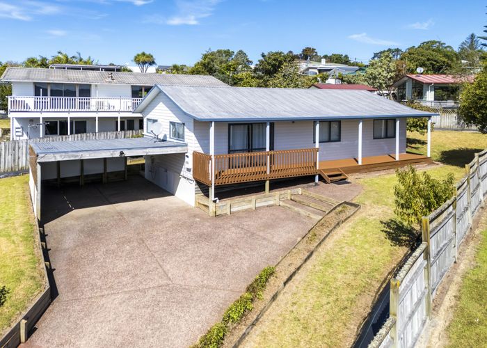  at 5 Parrs Cross Road, Henderson, Auckland
