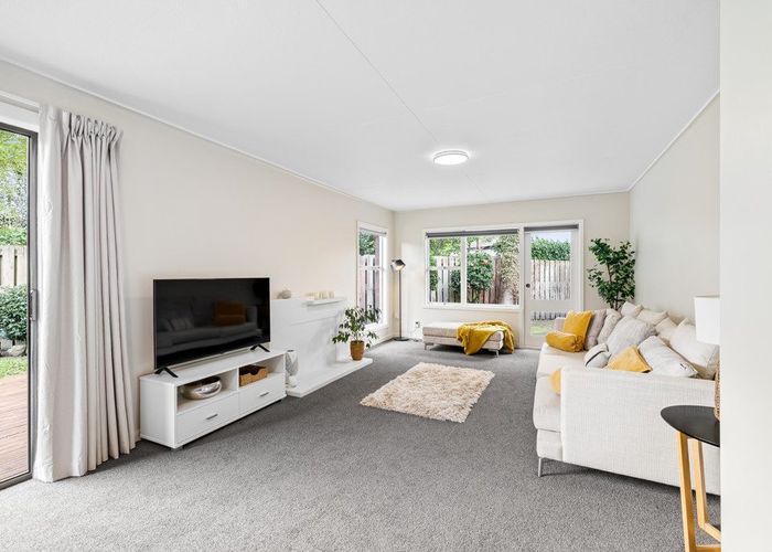  at 2/27 Tuirau Place, Ilam, Christchurch City, Canterbury