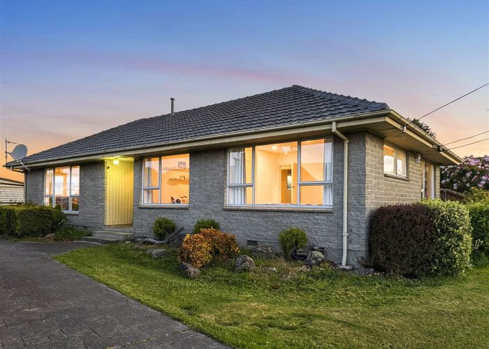  at 76 Cotswold Avenue, Bishopdale, Christchurch