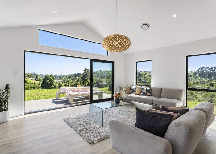  at 52 Masons Road, East Tamaki Heights, Manukau City, Auckland