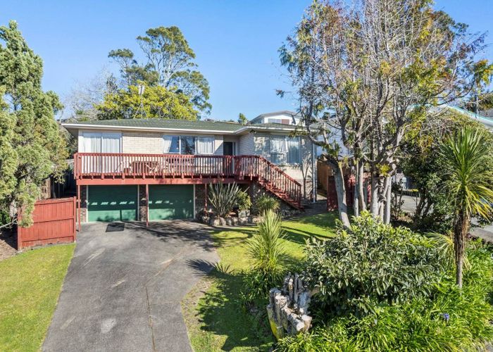  at 27 Fitzwater Place, Henderson, Auckland