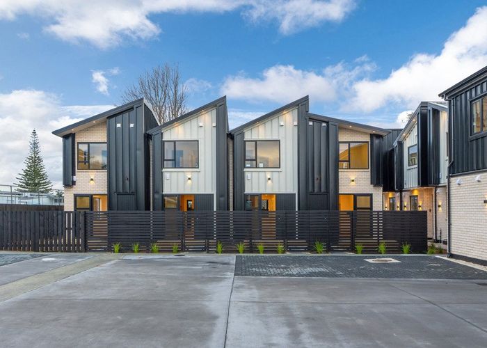  at Lot 2/9 Blanes Road, Weymouth, Manukau City, Auckland