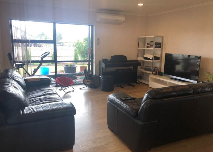  at 16 Brompton Place, Burswood, Manukau City, Auckland